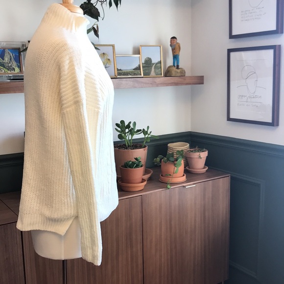 White Ski Knit Sweater- NWOT - Picture 4 of 7